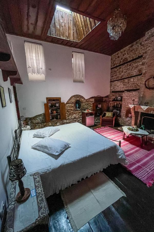 Bujtina Kodiket Guesthouse 베라트 외부 사진