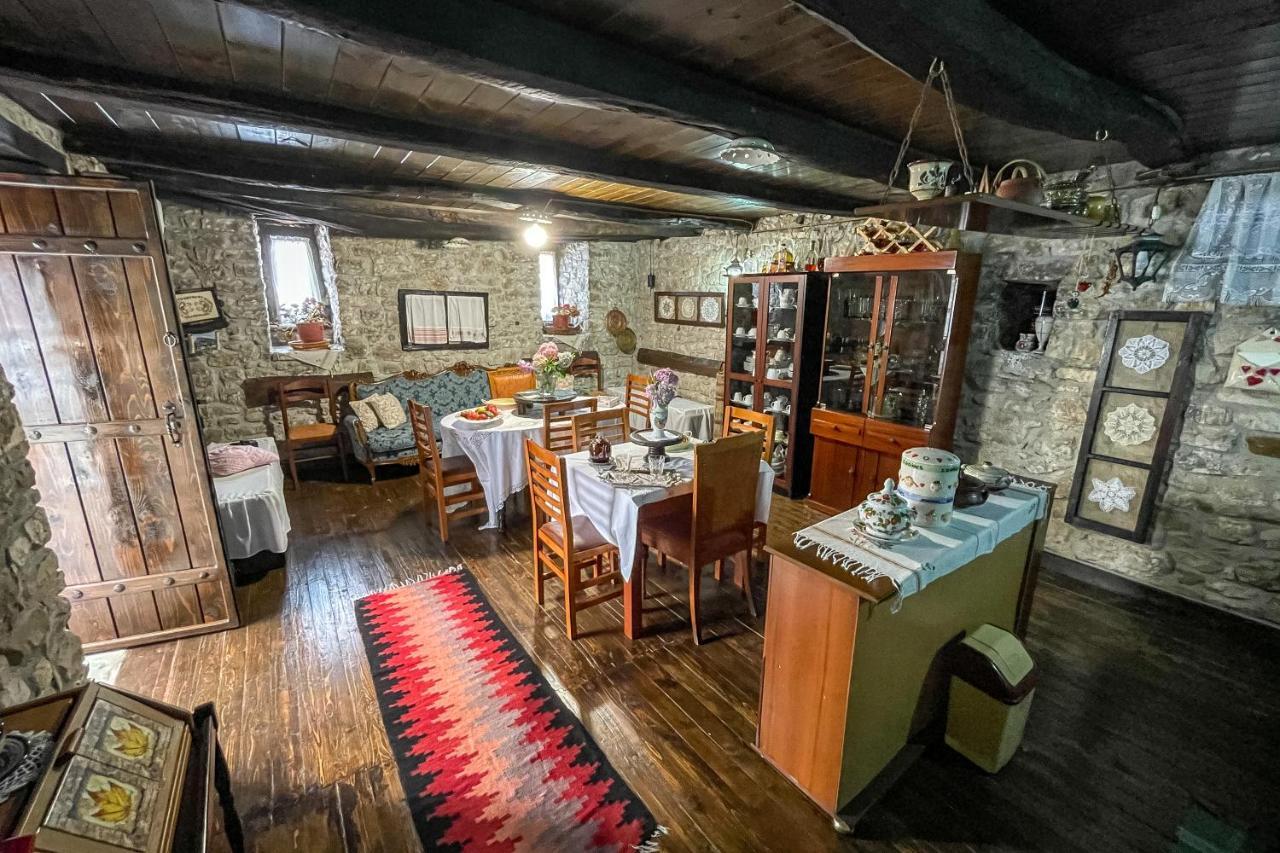Bujtina Kodiket Guesthouse 베라트 외부 사진