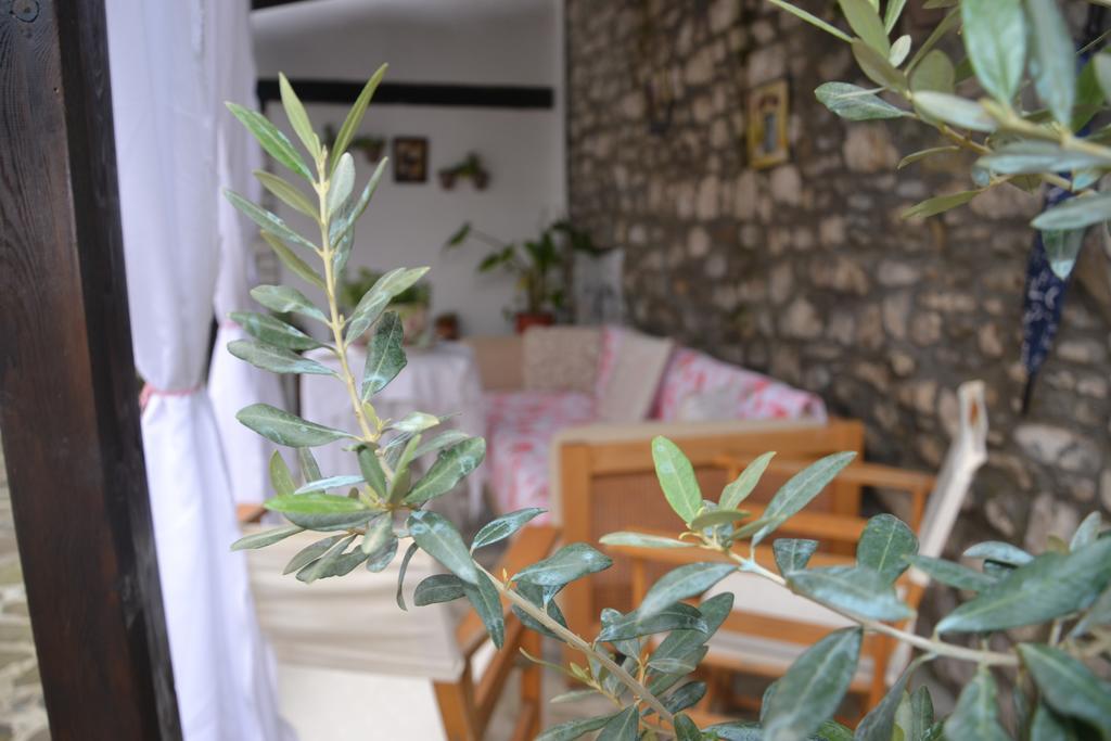 Bujtina Kodiket Guesthouse 베라트 외부 사진