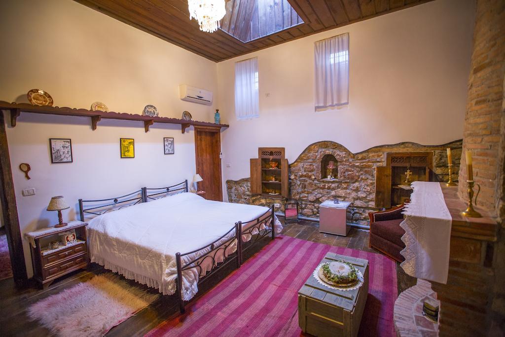 Bujtina Kodiket Guesthouse 베라트 객실 사진
